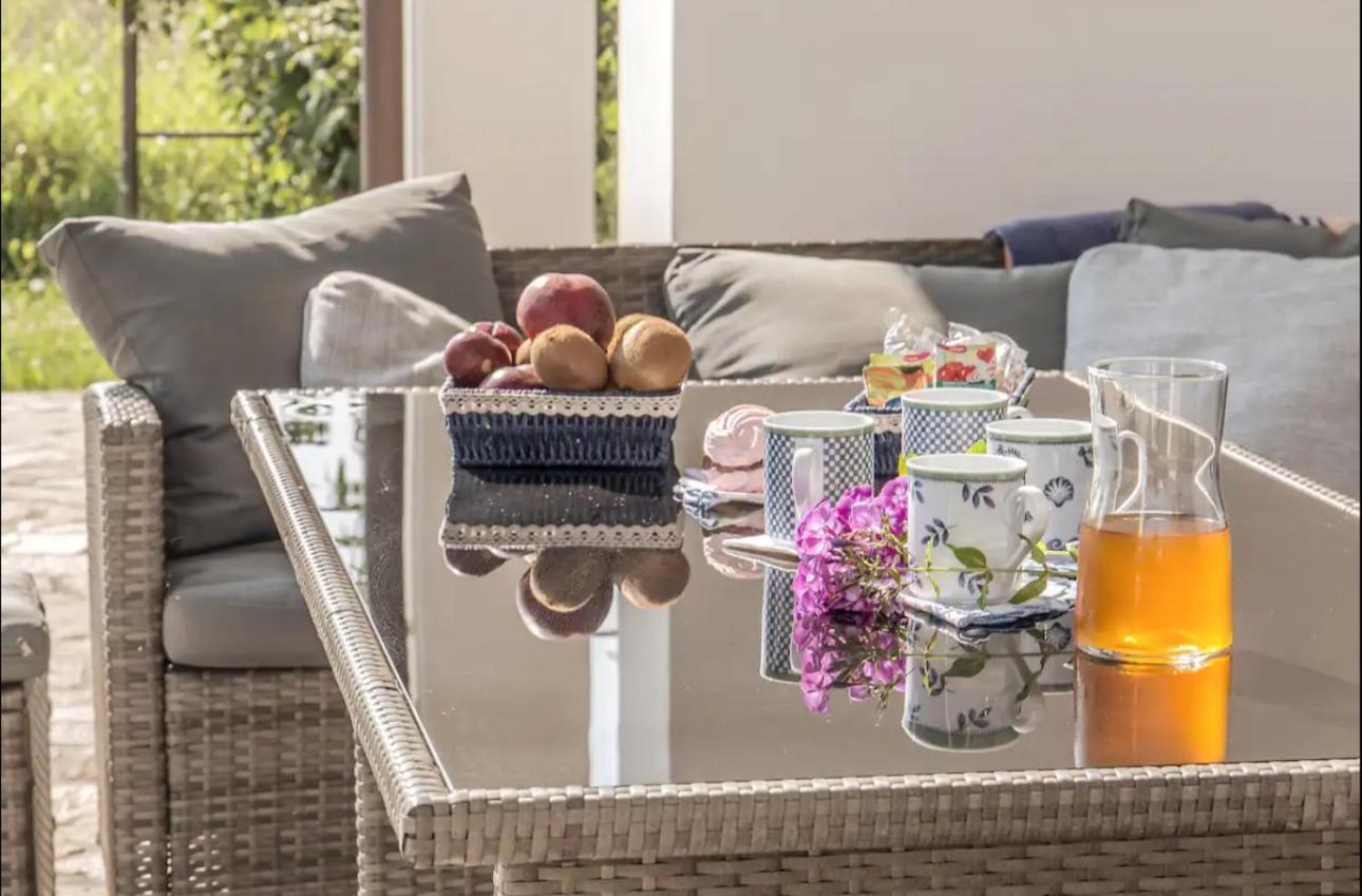 Pool & Garden Villa Lelia Мирано Экстерьер фото