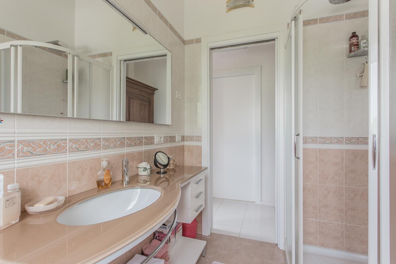 Pool & Garden Villa Lelia Мирано Экстерьер фото