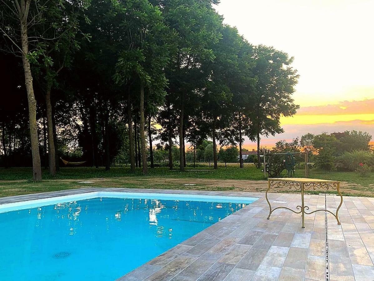 Pool & Garden Villa Lelia Мирано Экстерьер фото